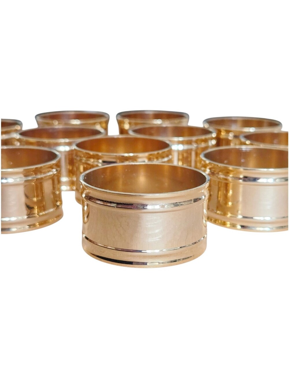 Vintage set 12 brass-look napkin rings, round polished gold tone metal